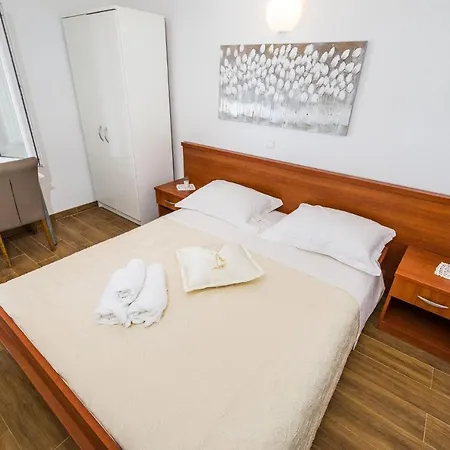 Апартаменты Seaside Secluded Lavdara, Dugi Otok - 435 *
