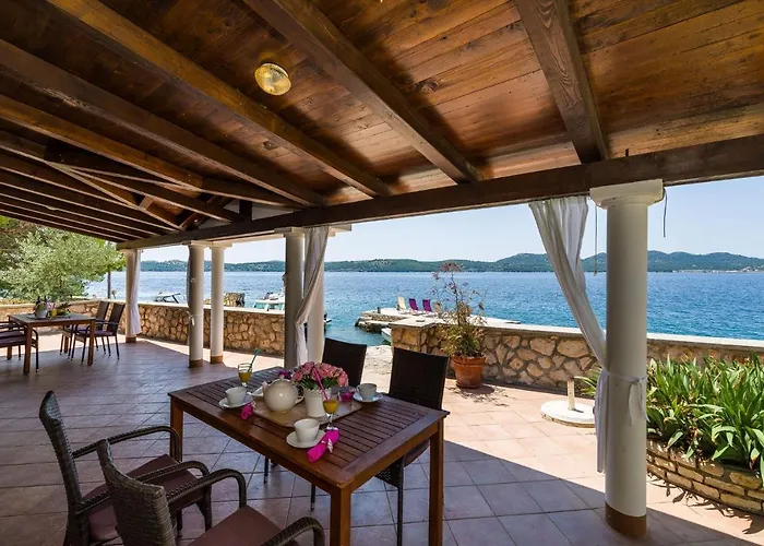 Seaside Secluded Apartments Lavdara, Dugi Otok - 435 Apartment Sali