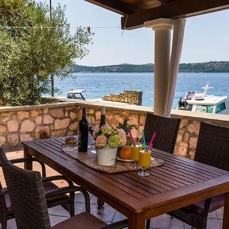 Seaside Secluded Lavdara, Dugi Otok - 435 アパート *